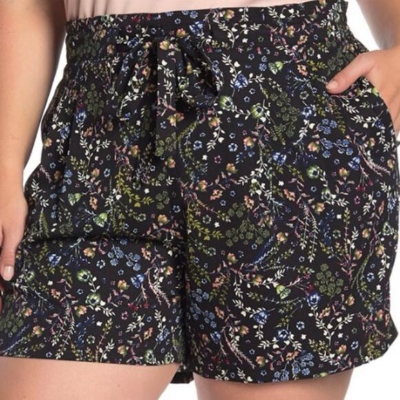 DR2 by Daniel Rainn Plus 3X Ditsy Floral Belted Shorts with Pockets & Stretch - Picture 1 of 9